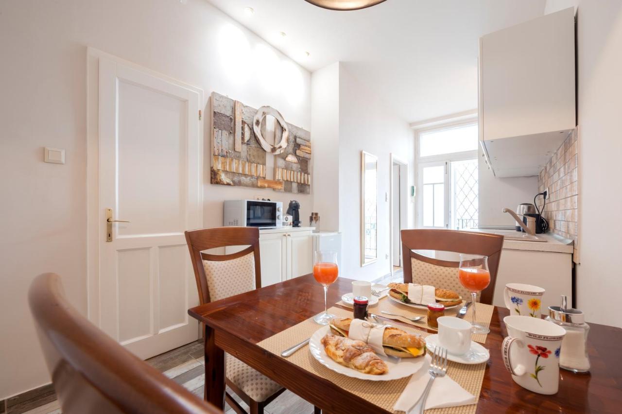 Apartment Standard By Hi5-classic Jewish Dstr Budapest